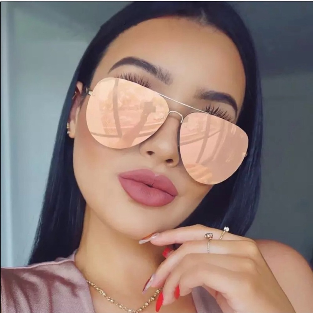 Rose Gold Mirrored Aviator Sunglasses - Picture 3 of 6